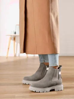Bottines cuir velours de vache.