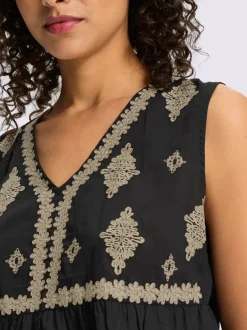 Chemisier sans manches magnifique broderie