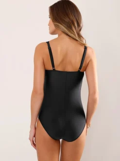 Maillot de bain bon. b, c, d