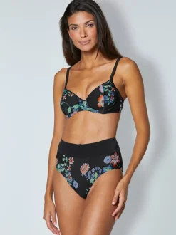 Maillot de bain bon. b, c, d