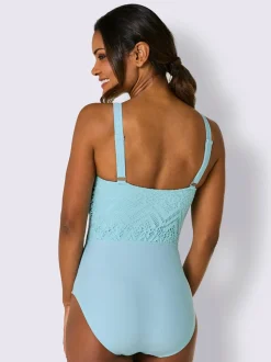 Maillot de bain bon. b, c, d