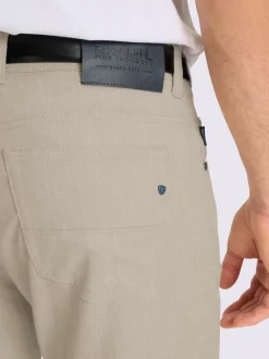 Pantalon peu froissable et facile à repasser