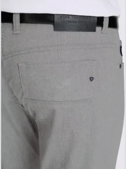 Pantalon peu froissable et facile à repasser