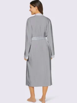 Peignoir
