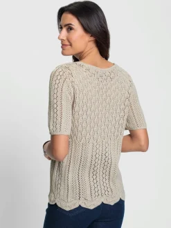Pull ajouré en fil chiné à col rond et manches courtes
