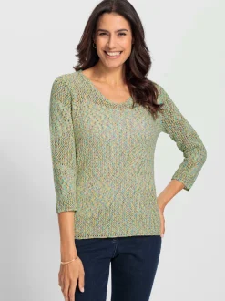 Pull ajouré légèrement transparent