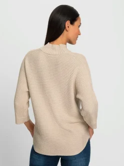 Pull à col montant tricot côtelé moderne
