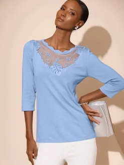 Pull en tricot fin col rond manches trois quarts dentelle filigrane
