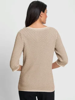Pull à manches 3/4 encolure ronde et motif structuré