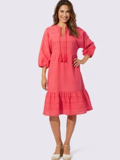 Robe légère col rond et manches trois quarts
