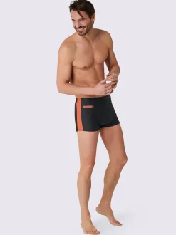 Slip de bain jusqu'à la t. 10