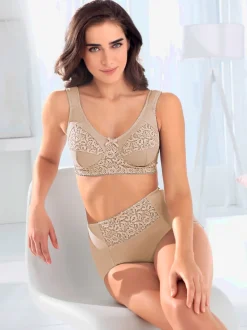 Slip gainant éléments en dentelle légèrement transparente
