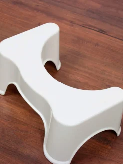 Tabouret pour wc contre les problèmes aux toilettes