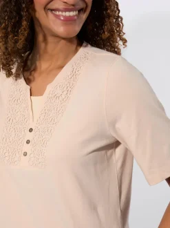 T-shirt en dentelle coton issu de l’agriculture biologique