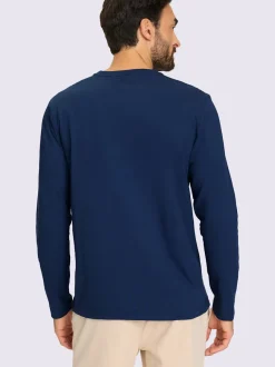 T-shirt à manches longues le compagnon moderne au quotidien