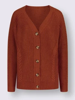 Veste en tricot manches raglan avec joli motif torsadé