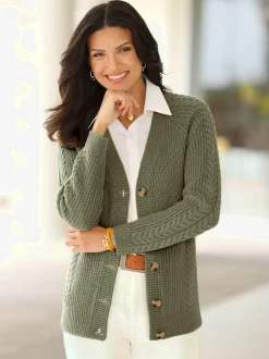 Veste en tricot manches raglan avec joli motif torsadé